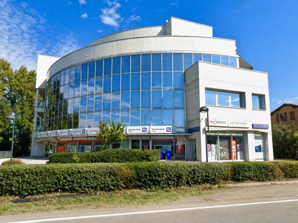 negozio in vendita a Reggio nell'Emilia in zona San Maurizio