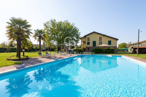 casa indipendente in vendita a Reggio nell'Emilia in zona San Bartolomeo