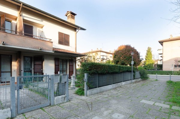 casa indipendente a Reggio nell'Emilia in zona Compagnoni / Migliolungo