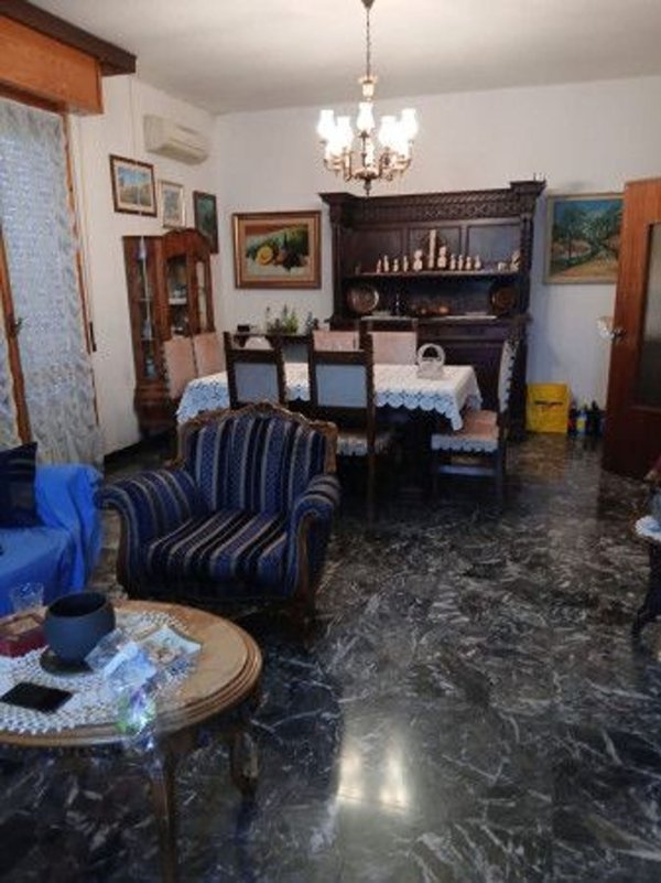 casa indipendente in vendita a Reggio nell'Emilia in zona Città Storica