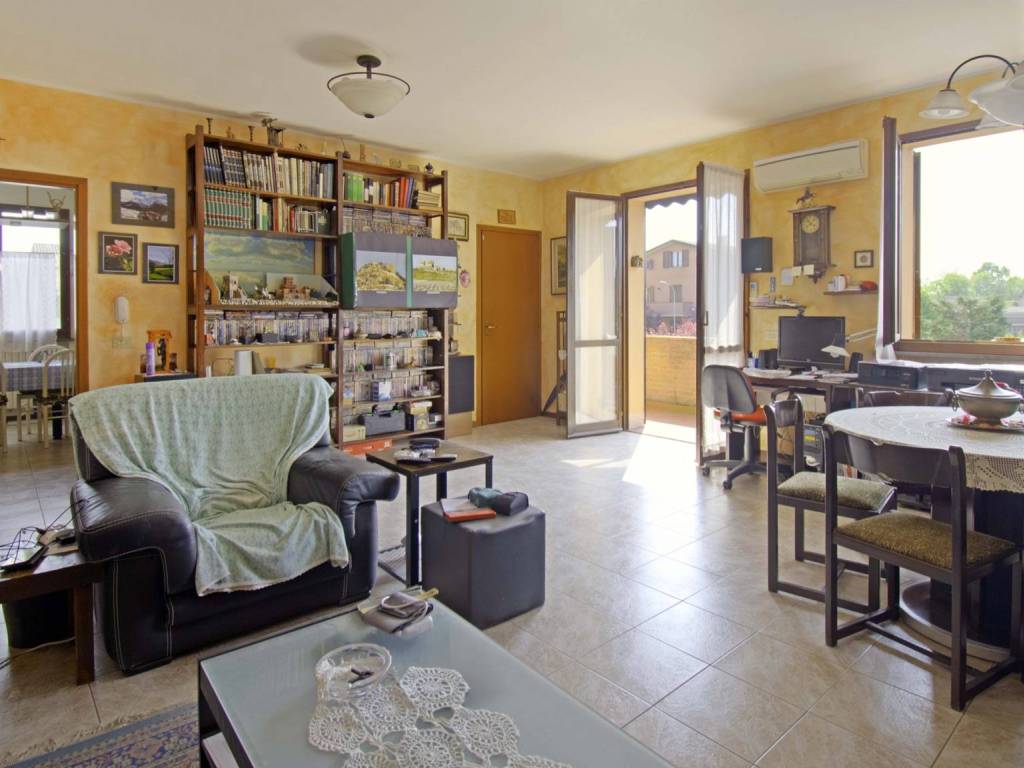 casa indipendente in vendita a Reggio nell'Emilia