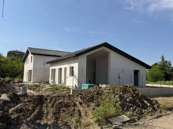 casa indipendente in vendita a Reggio nell'Emilia in zona Fogliano