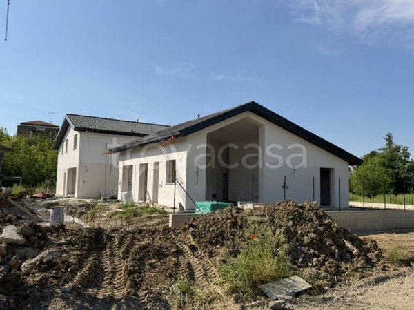 casa indipendente in vendita a Reggio nell'Emilia in zona Fogliano