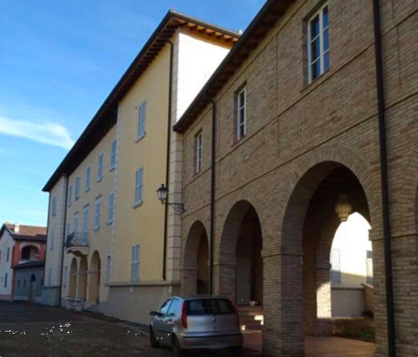 capannone in vendita a Reggio nell'Emilia in zona Tribunale