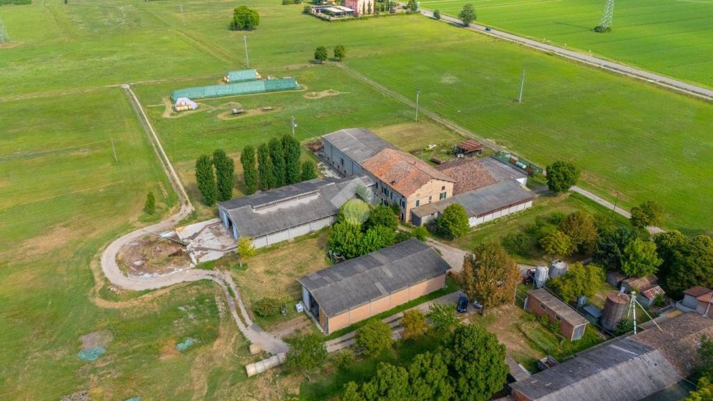 casa indipendente in vendita a Reggio nell'Emilia in zona Roncocesi