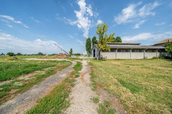 casa indipendente in vendita a Reggio nell'Emilia in zona Roncocesi
