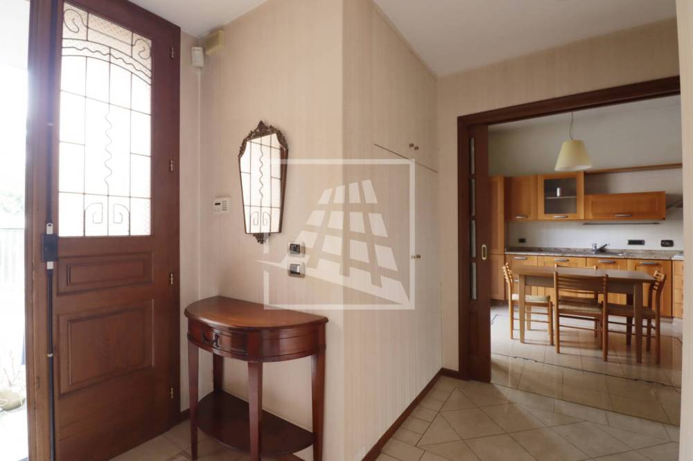 casa indipendente in vendita a Reggio nell'Emilia in zona Città Storica