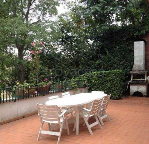 casa indipendente in vendita a Reggio nell'Emilia in zona Mirabello
