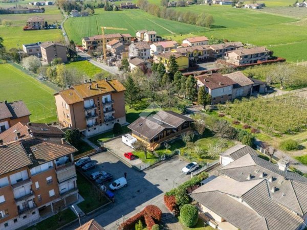 casa indipendente in vendita a Reggio nell'Emilia in zona Città Storica