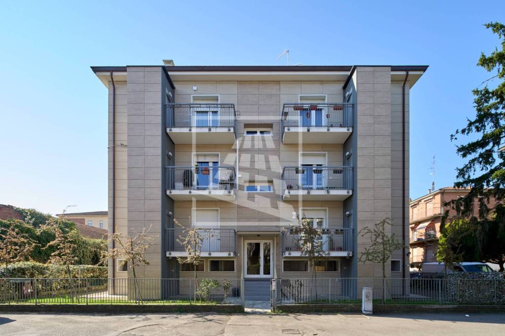 appartamento in vendita a Reggio nell'Emilia in zona Città Storica