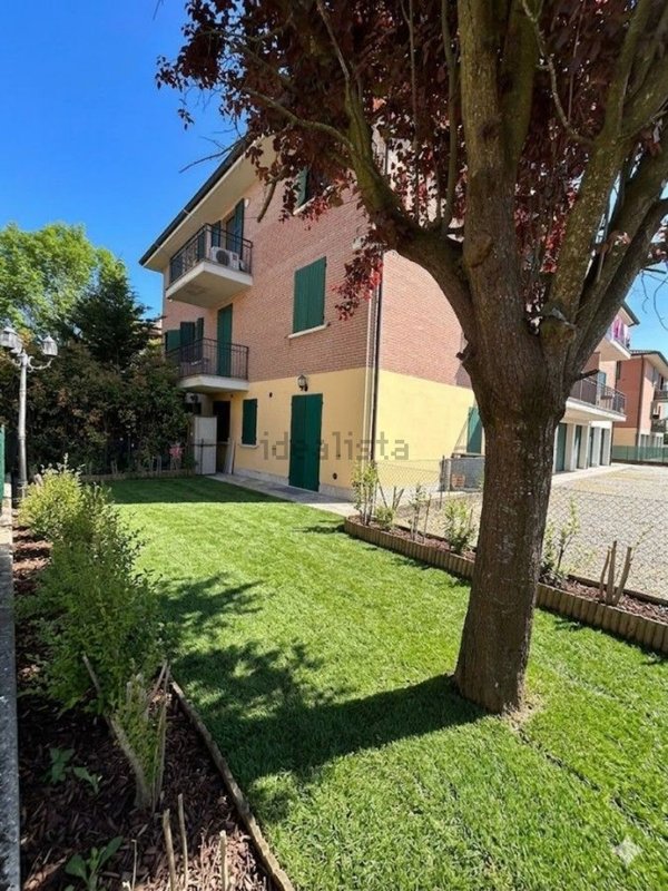 appartamento in vendita a Reggio nell'Emilia in zona Pratofontana
