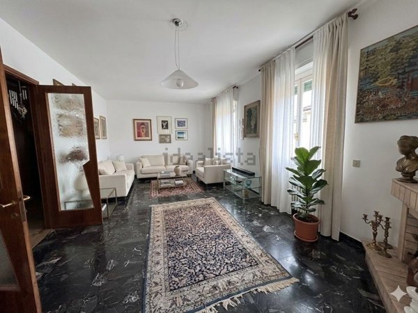 appartamento in vendita a Reggio nell'Emilia in zona Città Storica