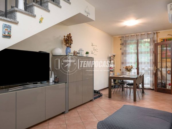 casa indipendente in vendita a Reggio nell'Emilia in zona Città Storica