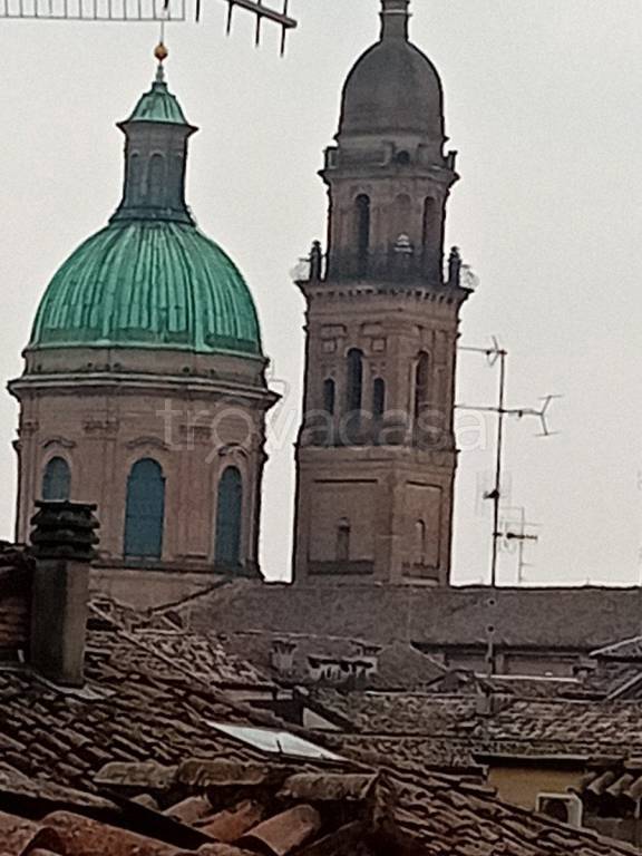 appartamento in vendita a Reggio nell'Emilia in zona Città Storica