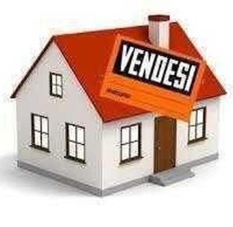 casa indipendente in vendita a Reggio nell'Emilia in zona Città Storica