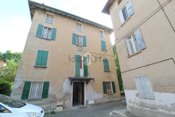 appartamento in vendita a Reggio nell'Emilia in zona Ospizio