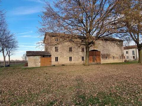 casa indipendente in vendita a Reggio nell'Emilia