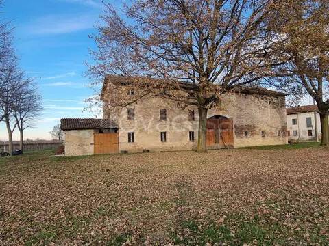 casa indipendente in vendita a Reggio nell'Emilia in zona Gavassa