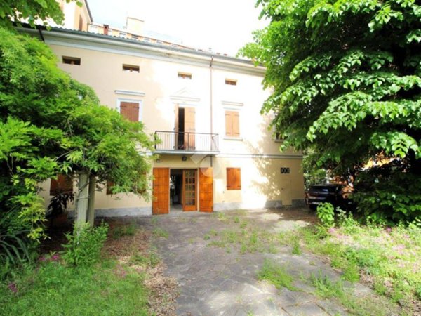 casa indipendente in vendita a Reggio nell'Emilia