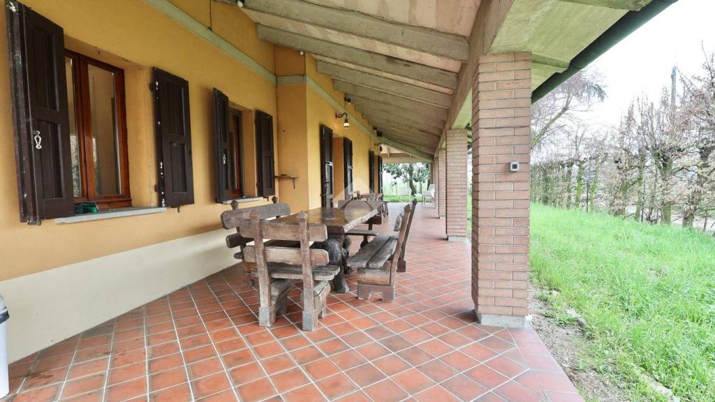 casa indipendente in vendita a Reggio nell'Emilia in zona Gavasseto