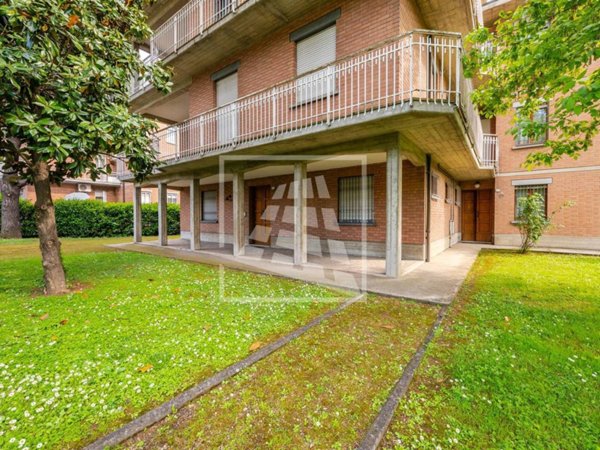 casa indipendente in vendita a Reggio nell'Emilia in zona Codemondo