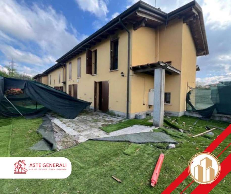 casa indipendente in vendita a Reggio nell'Emilia in zona Mancasale