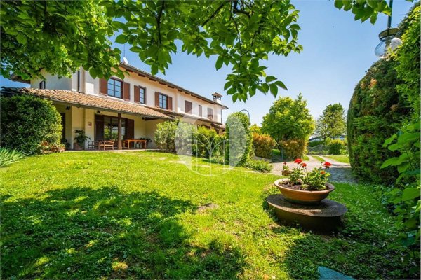 casa indipendente in vendita a Reggio nell'Emilia