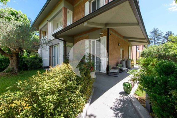 casa indipendente in vendita a Reggio nell'Emilia in zona Baragalla