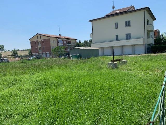 terreno edificabile in vendita a Reggio nell'Emilia in zona Codemondo