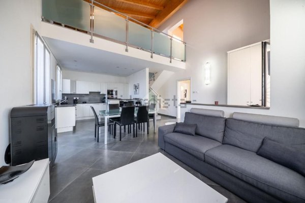 casa indipendente in vendita a Reggio nell'Emilia in zona Gavassa
