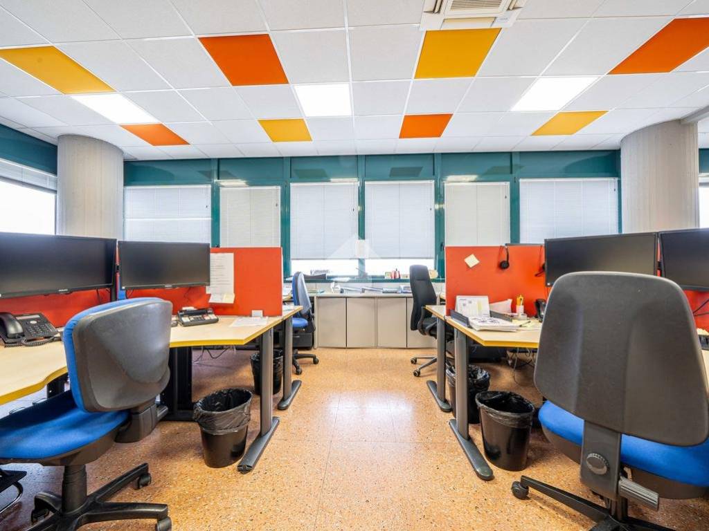 ufficio in vendita a Reggio nell'Emilia in zona Mancasale