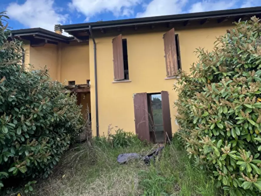 casa indipendente in vendita a Reggio nell'Emilia in zona Tribunale
