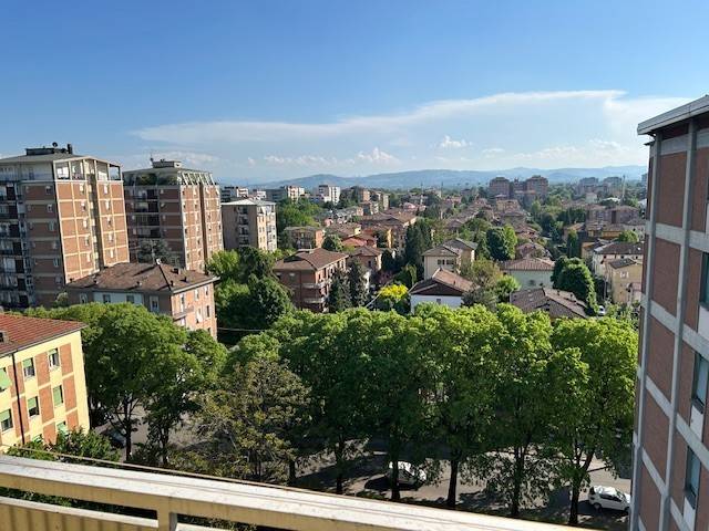 appartamento in vendita a Reggio nell'Emilia in zona Ospizio