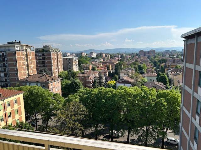 appartamento in vendita a Reggio nell'Emilia in zona Ospizio