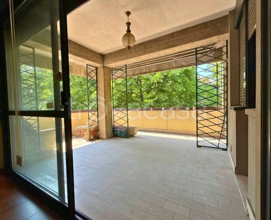 appartamento in vendita a Reggio nell'Emilia in zona Mirabello