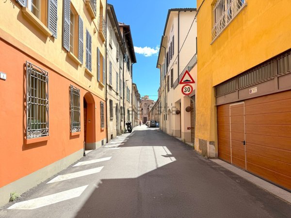 appartamento in vendita a Reggio nell'Emilia in zona Città Storica