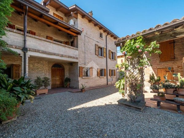 casa indipendente in vendita a Reggio nell'Emilia