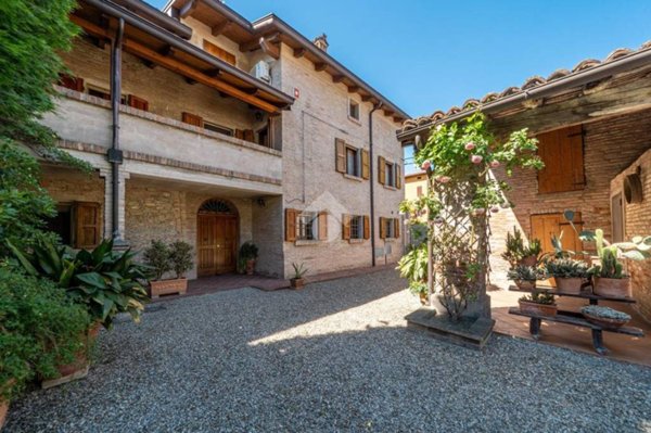 casa indipendente in vendita a Reggio nell'Emilia in zona Cadè / Gaida
