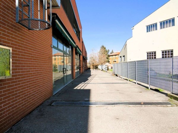 locale di sgombero in vendita a Reggio nell'Emilia in zona Città Storica