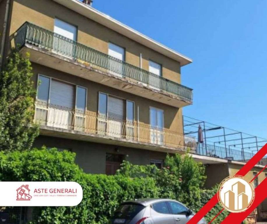 negozio in vendita a Reggio nell'Emilia in zona Città Storica
