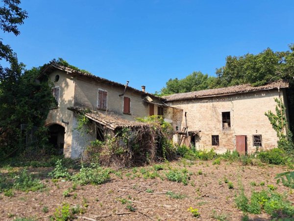 casa indipendente in vendita a Reggio nell'Emilia