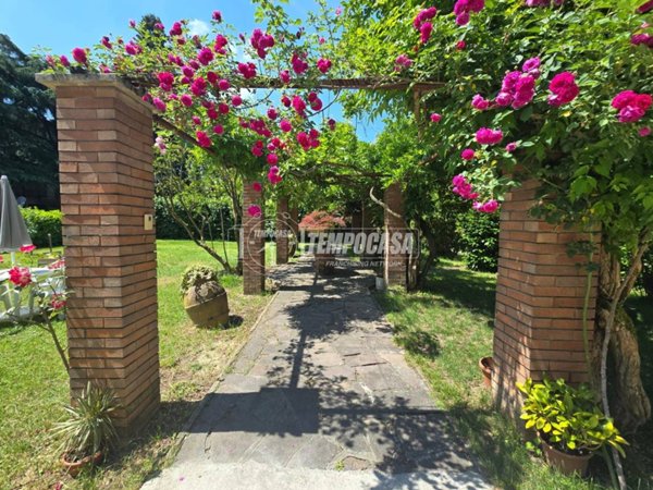 casa indipendente in vendita a Reggio nell'Emilia in zona San Bartolomeo