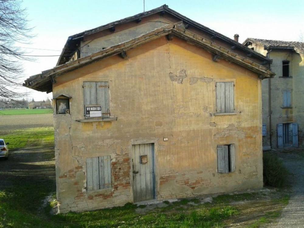 casa indipendente in vendita a Reggio nell'Emilia in zona Corticella