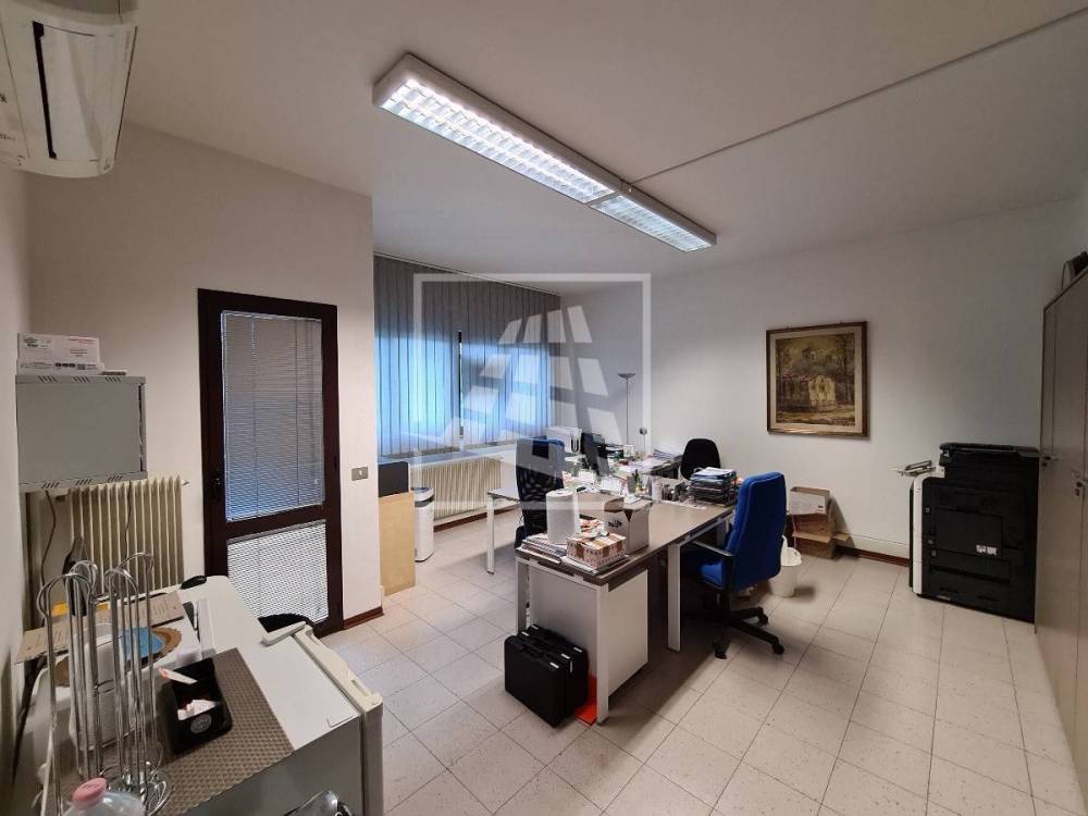 ufficio in vendita a Reggio nell'Emilia