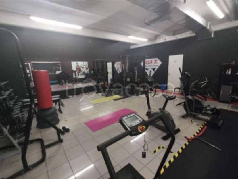 negozio in vendita a Reggio nell'Emilia in zona Santa Croce