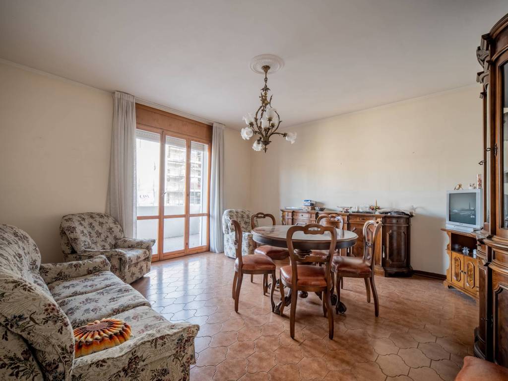 appartamento in vendita a Reggio nell'Emilia in zona Mirabello