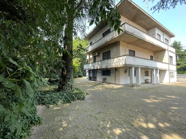 appartamento in vendita a Reggio nell'Emilia in zona Città Storica