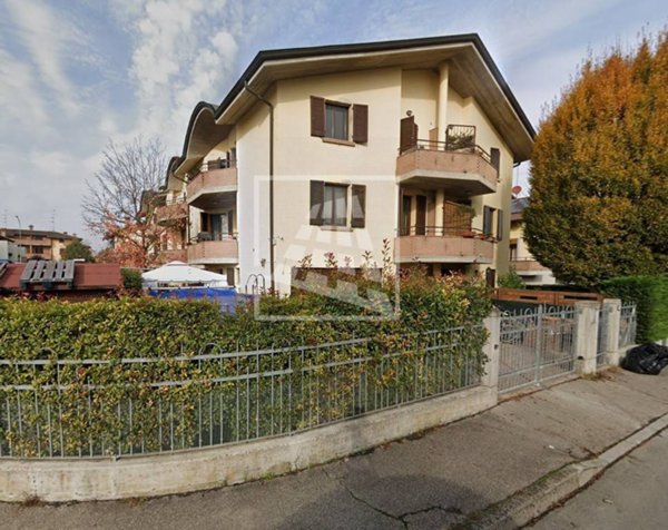 casa indipendente in vendita a Reggio nell'Emilia in zona Pieve Modolena
