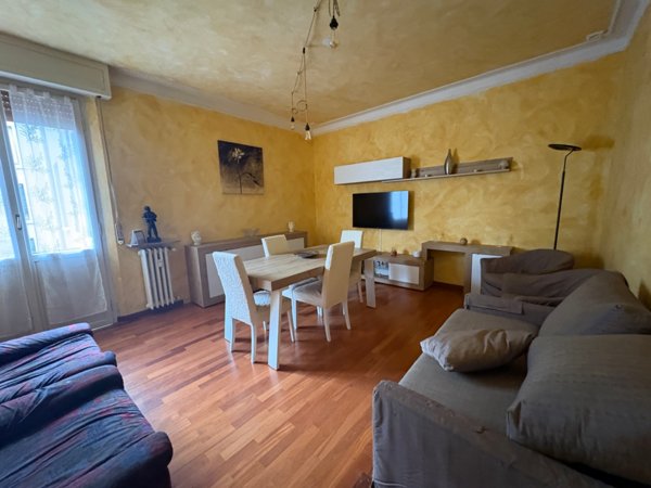 appartamento in vendita a Reggio nell'Emilia in zona Mirabello
