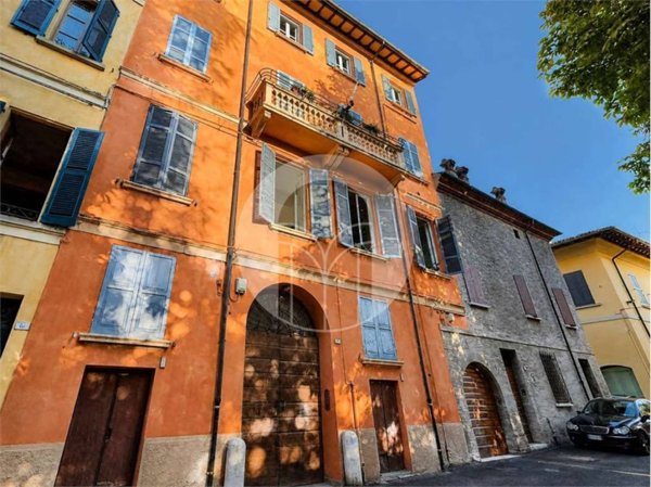 appartamento in vendita a Reggio nell'Emilia in zona Città Storica